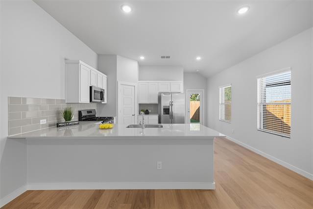Building Photo - 908 Pne Bch Dr