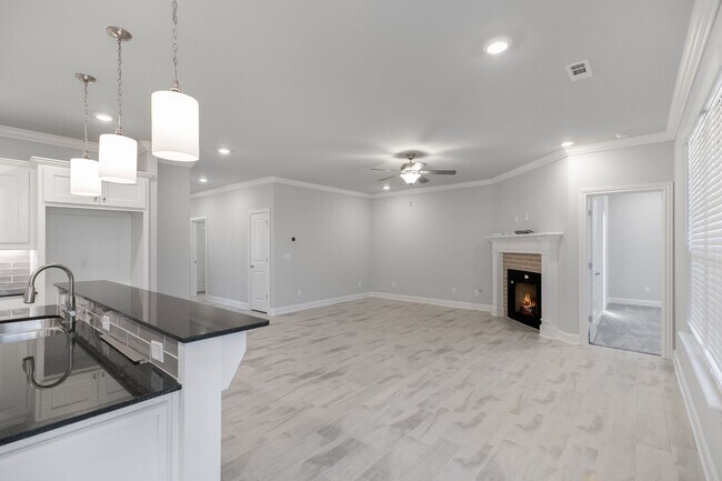 Building Photo - 500 Piper Ln