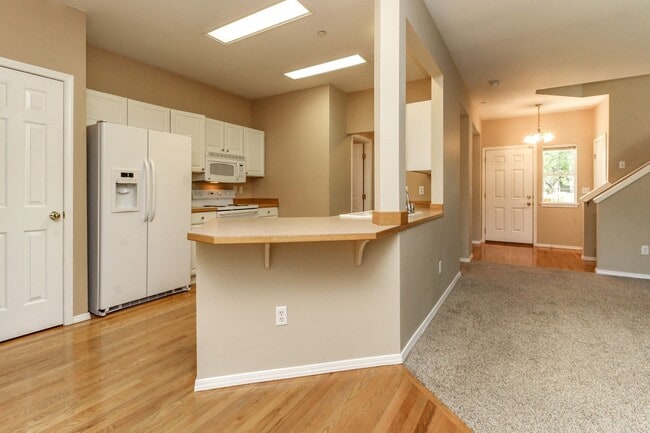 Building Photo - Charming 3-bedroom Craftsman Style DuPont ...