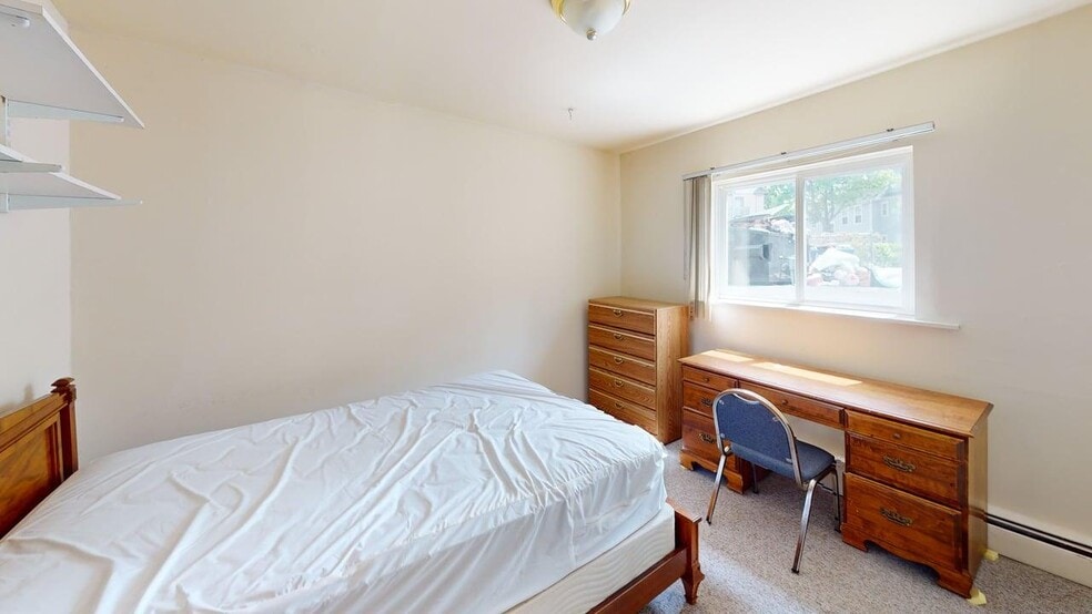 Building Photo - 839 Tappan St