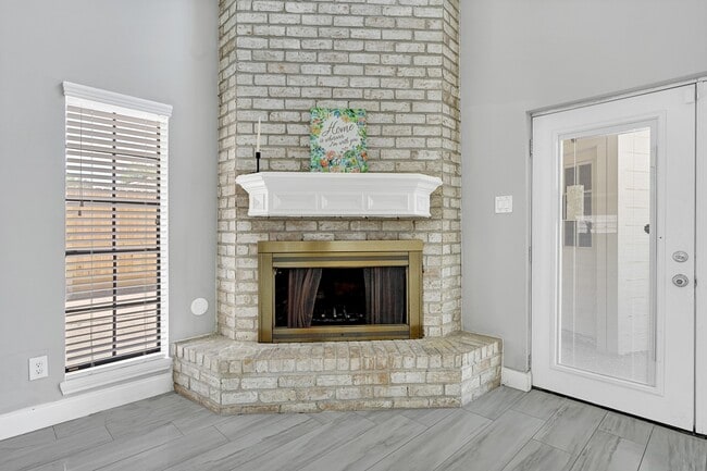 Building Photo - 3555 Ashfield Dr