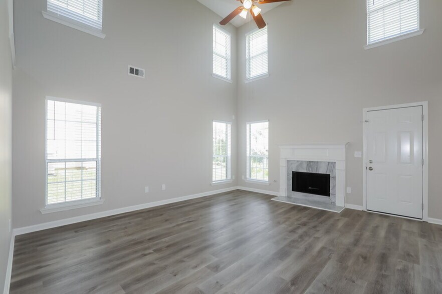 Building Photo - 550 Ransom Way