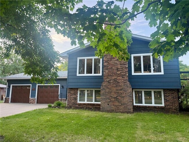 Building Photo - Remodeled 4 bedroom 2 bath 2 car Baxter Home