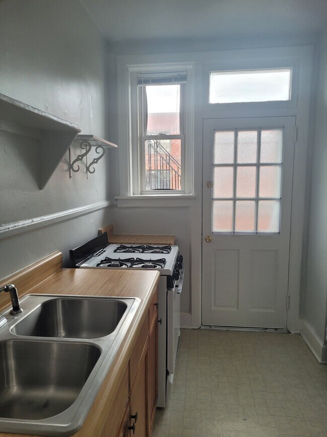 Building Photo - 1611 Hampton Blvd