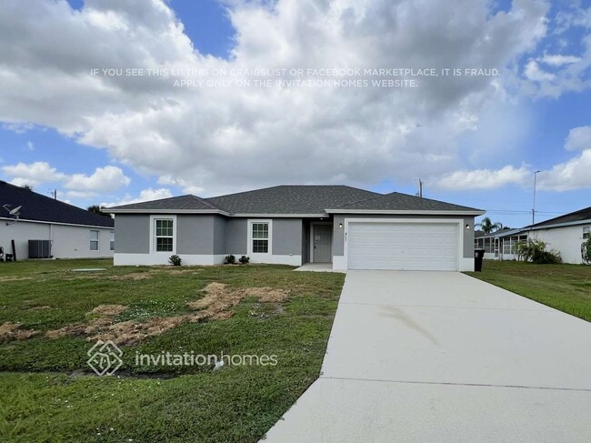 Building Photo - 453 SW Leona Dr