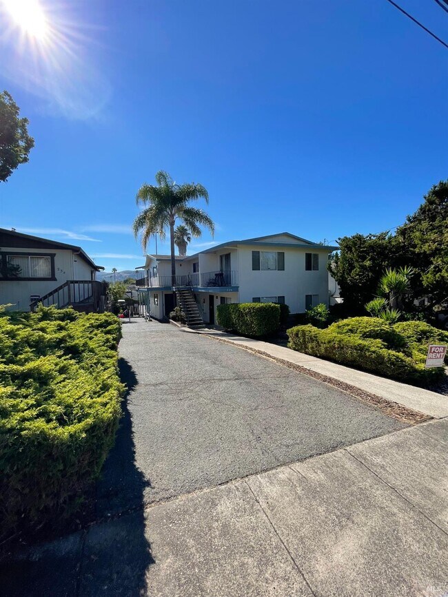 Building Photo - 226 E J St