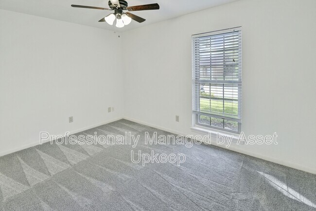 Building Photo - 1306 Clearview Dr