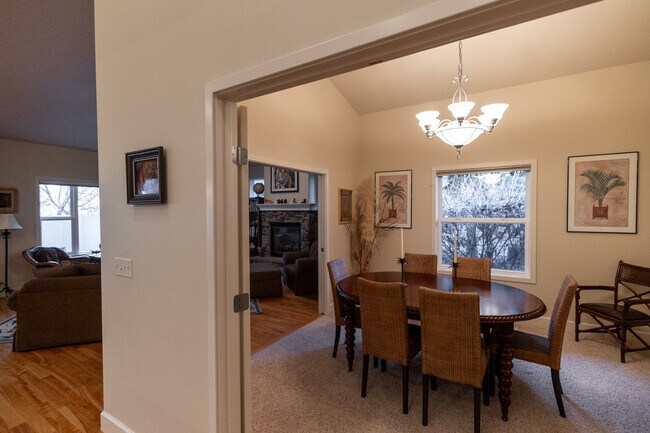 Building Photo - 2412 S Marypost Ave