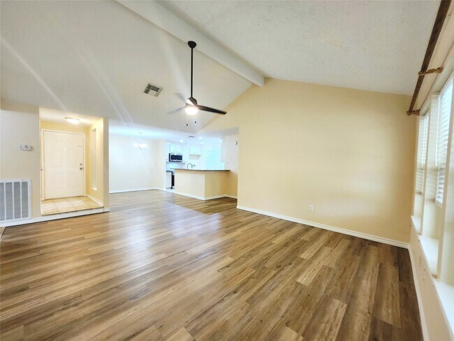 Building Photo - 322 Windward