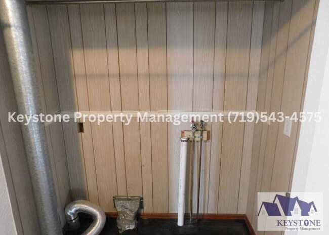 Building Photo - 819 Troy Ave