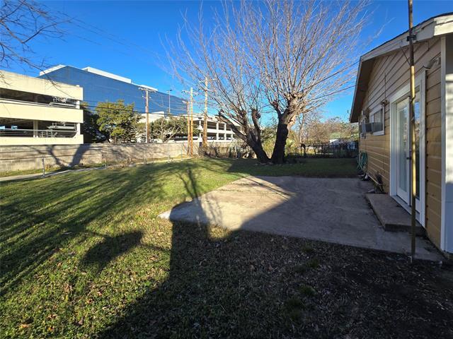 Building Photo - 8307 Bunche Dr