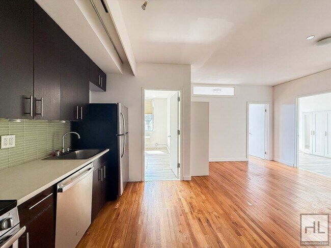 Building Photo - NOLL STREET / Bushwick 3-Bed 2-Bath