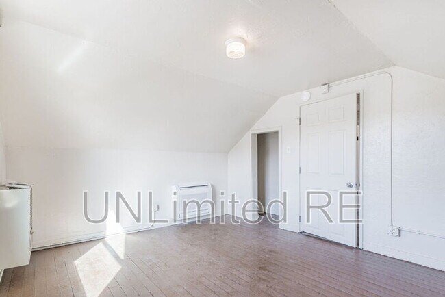 Building Photo - 306 S Humphreys St