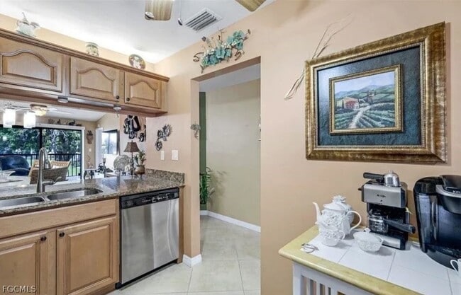 Building Photo - 9270 Lake Park Dr