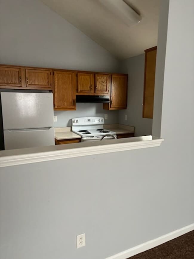 Building Photo - RH - 2512