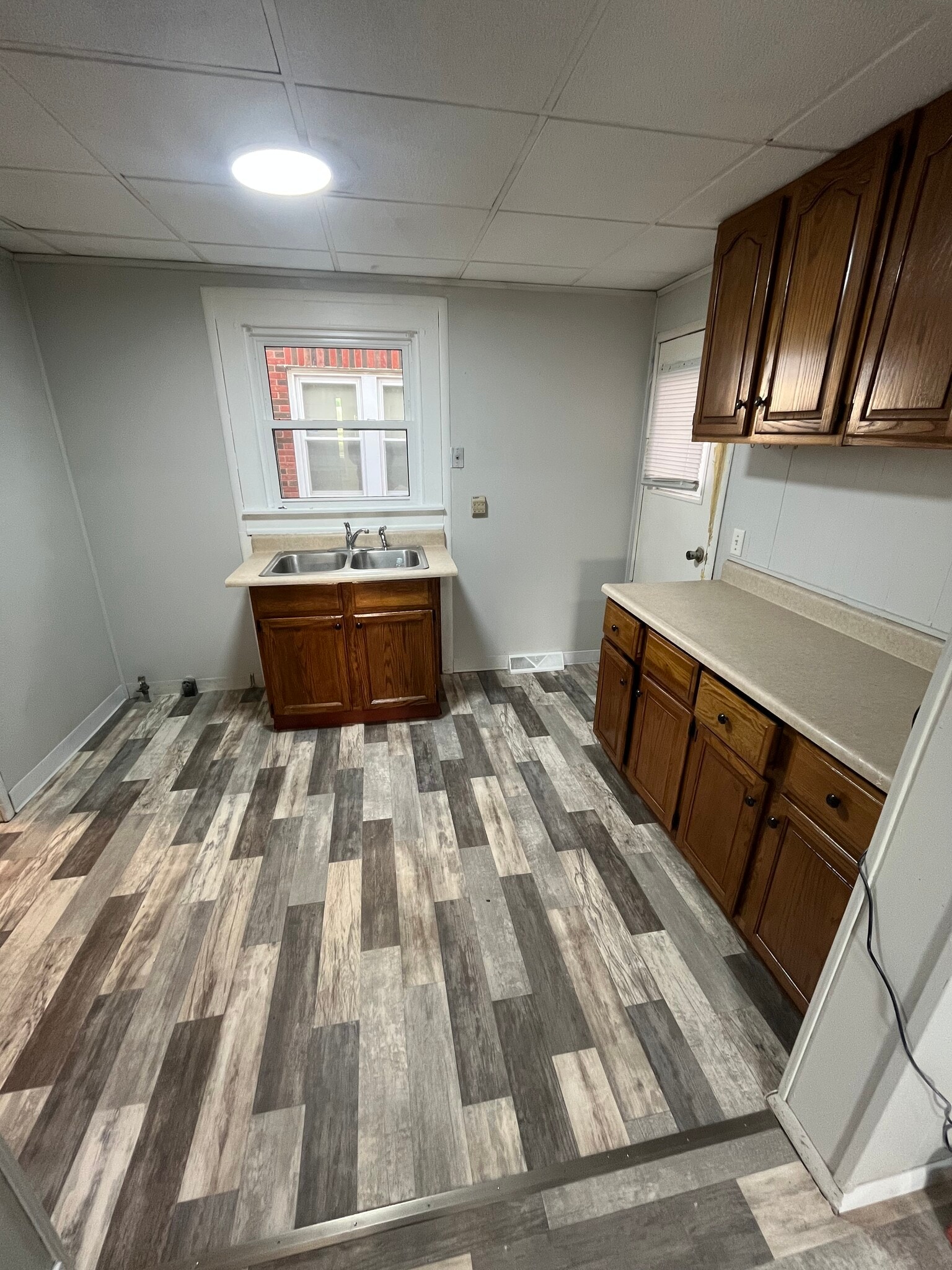 Kitchen - 911 17th Ave