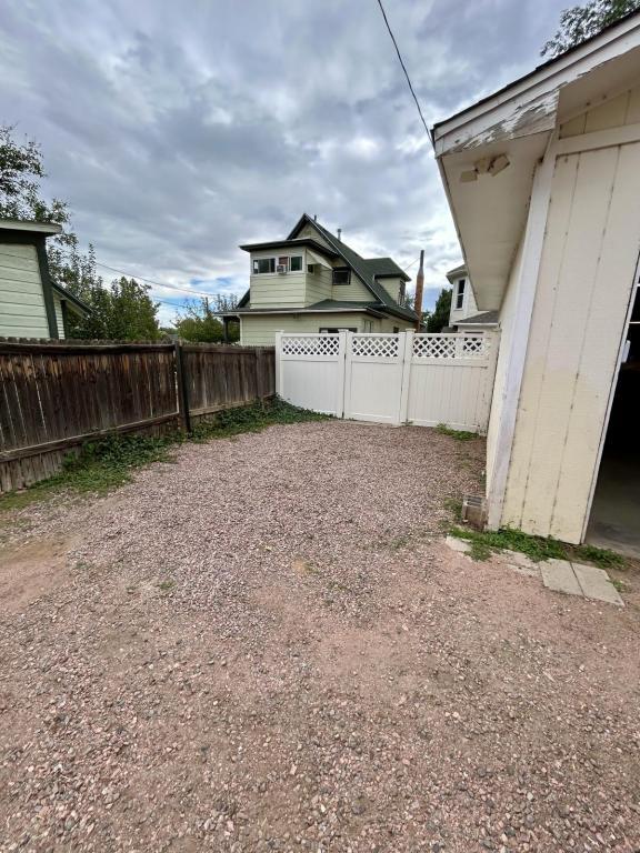 Building Photo - 625 Rudd Ave