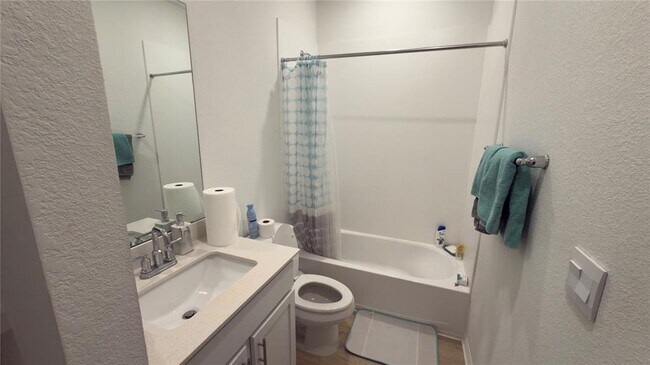 Building Photo - 2512 Hackamore Dr