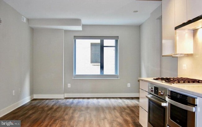 Building Photo - 1311 13th St NW
