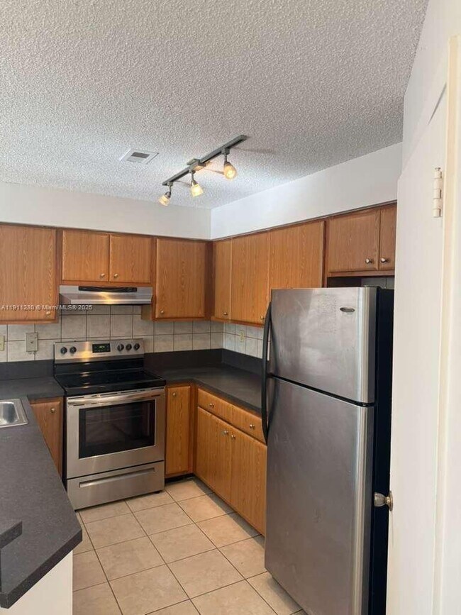 Building Photo - 2445 SW 18th Terrace