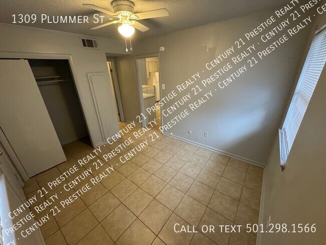 Building Photo - 1309 Plummer St