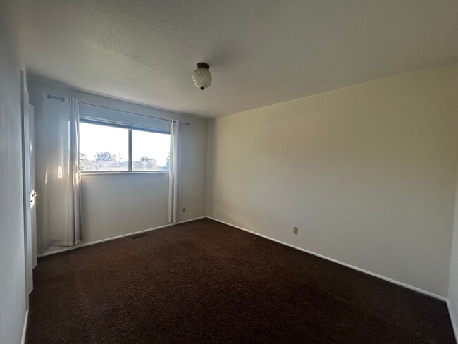 Building Photo - Price Reduced! Beautiful Home With Great S...