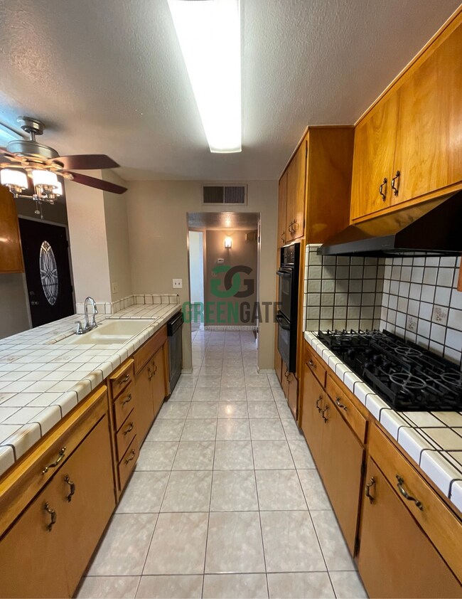 Building Photo - 1708 Castilla Way