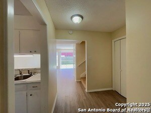 Building Photo - 311 E San Antonio Ave