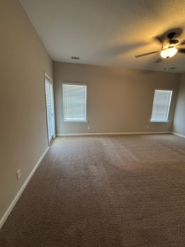 Building Photo - 134 Sunflower Cir NE