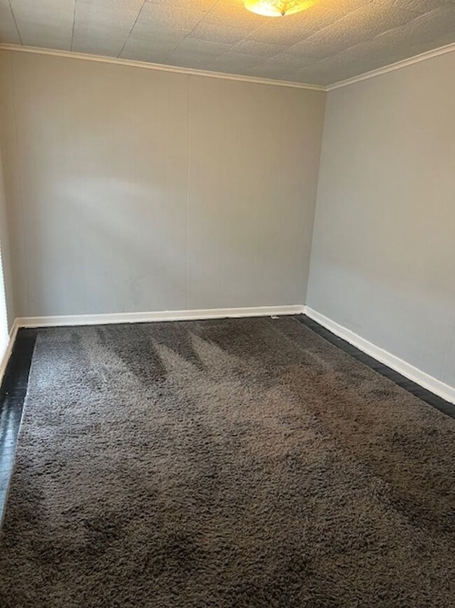 Building Photo - Three Bedroom Single Family House In Olean...