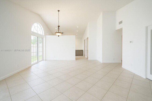 Building Photo - 14478 SW 139th Ave Cir W