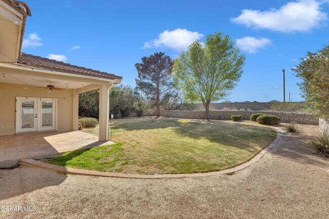 Building Photo - 232 Avenida Mirador