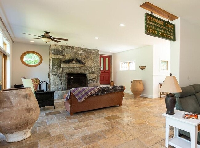 Building Photo - Gorgeous Harpswell Waterfront Property for...