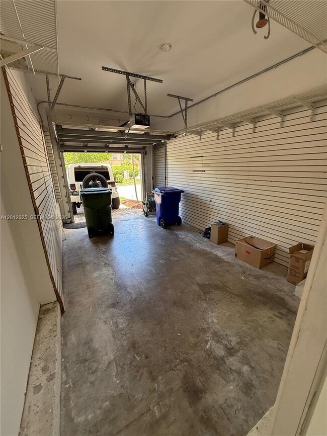 Building Photo - 721 NW 170th Terrace