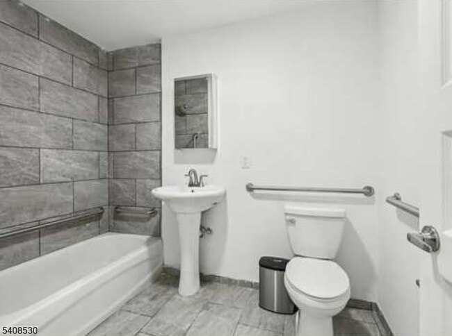 Building Photo - 430 Ocean Ave