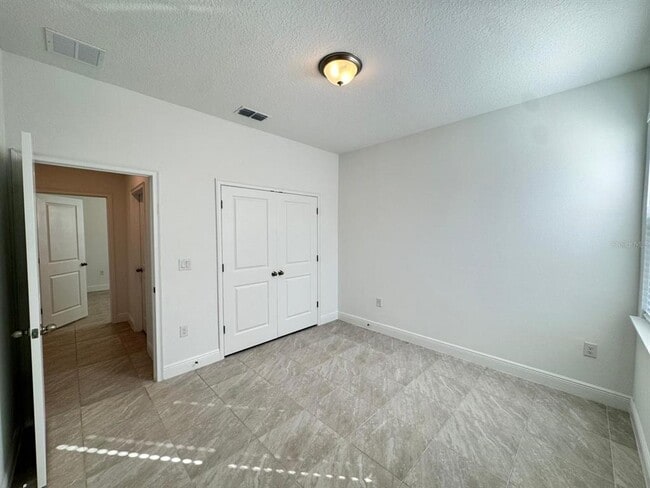 Building Photo - 442 Marion Oaks Course