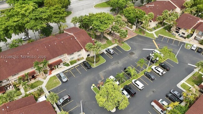 Building Photo - 6375 SW 136th Ct