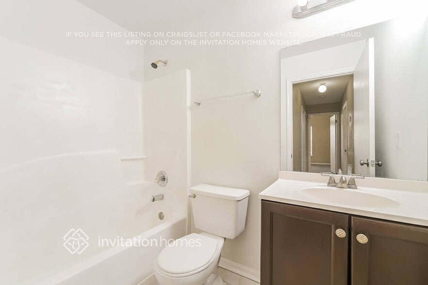 Building Photo - 2419 Parsons Pond Cir