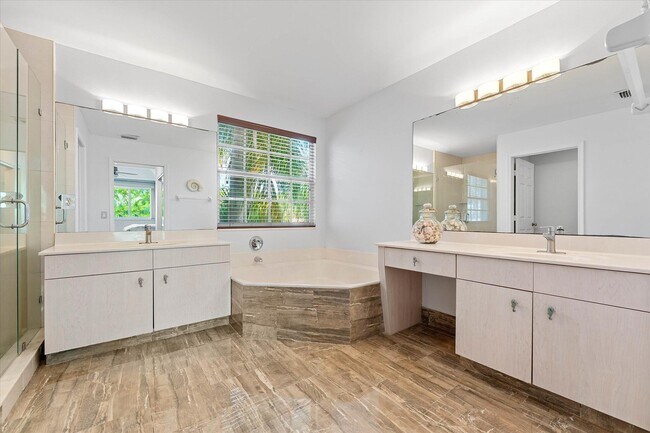 Building Photo - 7061 Chesapeake Cir