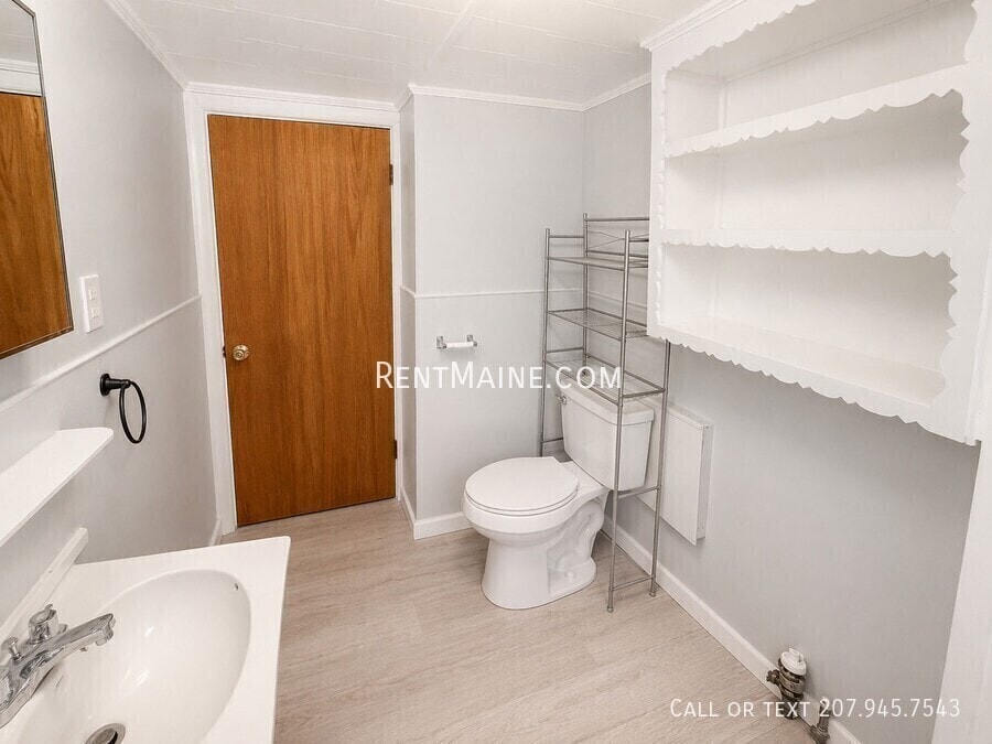 Building Photo - 190 3rd St