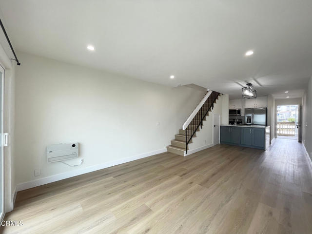 Building Photo - 208 E Surfside Dr