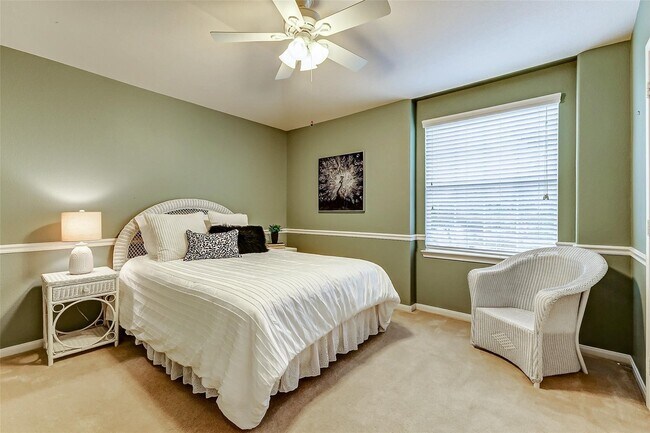 Building Photo - 6303 Applewood Forest Dr