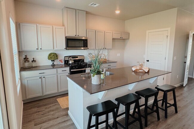 Building Photo - Townhome For Rent NW OKC!