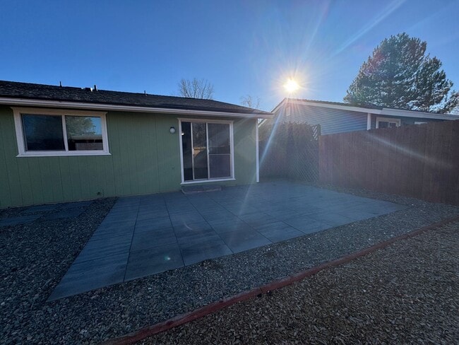 Building Photo - 3 Bed, 2 Bath Home Available NOW in Southeast Reno!
