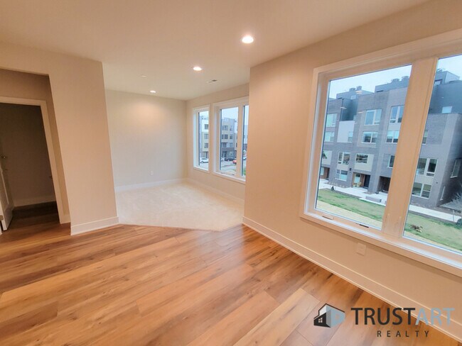 Building Photo - 3 bed/2bath condo house in Fishtown