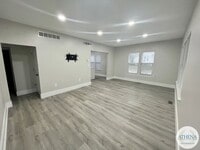 Building Photo - 5 Bedroom / 2 Bath House - NEAR SEMO's CAMPUS, W/D & LAWN CARE INCLUDED