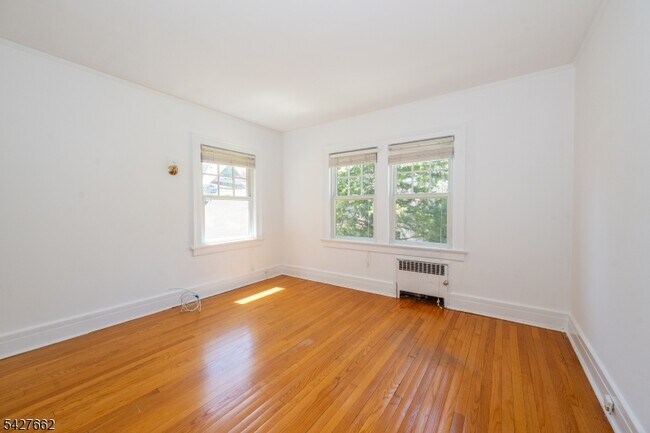 Building Photo - 200 Valley Rd