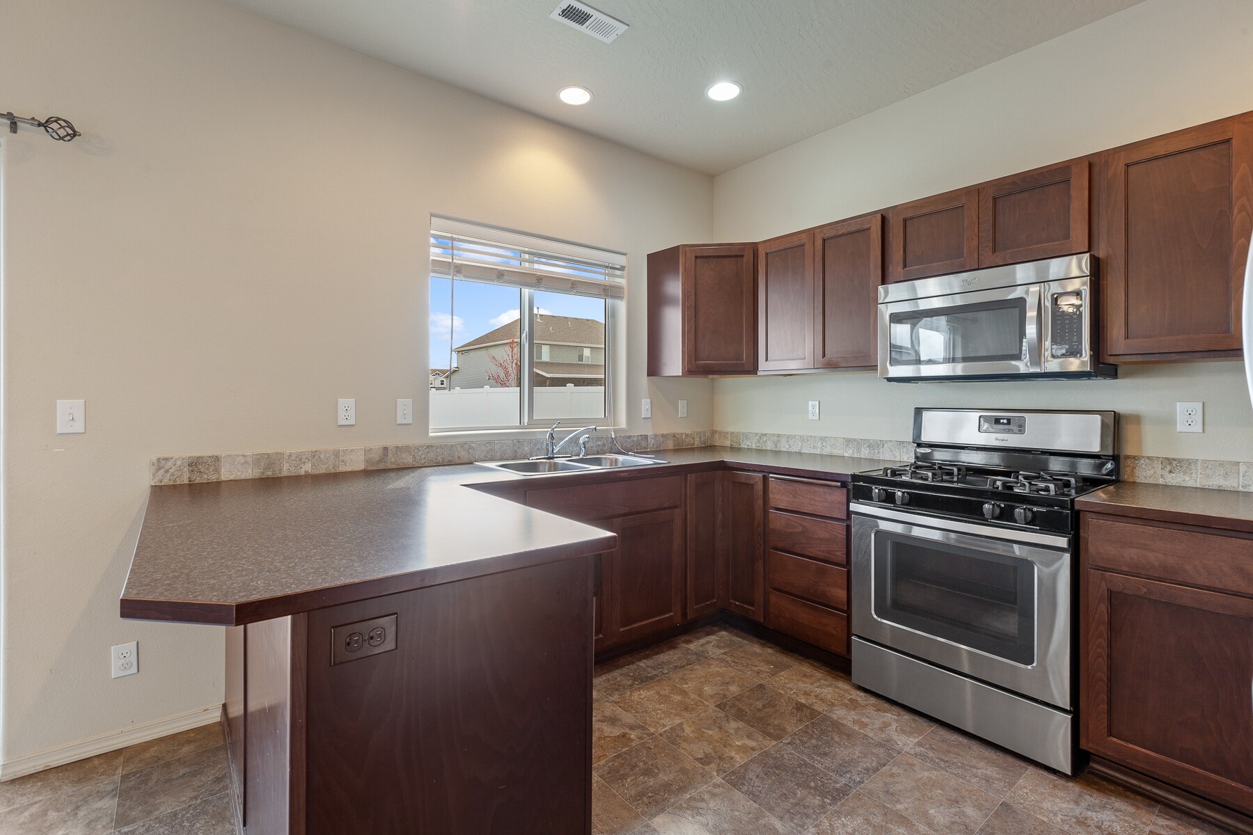 Building Photo - 4580 W Magrath Dr
