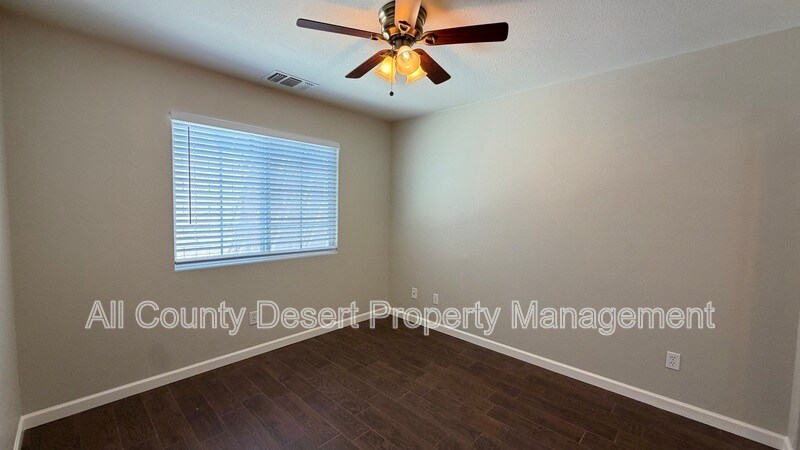 Building Photo - 9751 Palm Dr