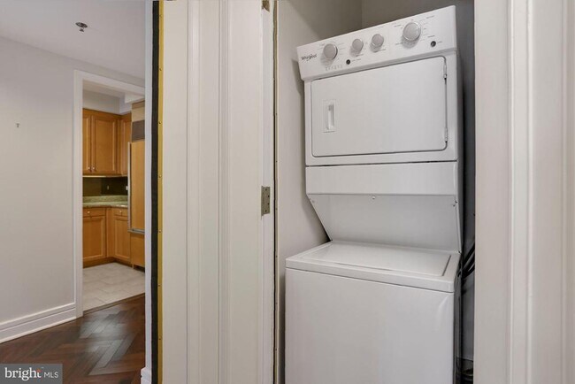 Building Photo - 1155 23rd St NW